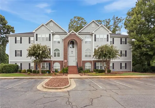 3696 Cotswold Avenue #2C, Greensboro, NC 27410