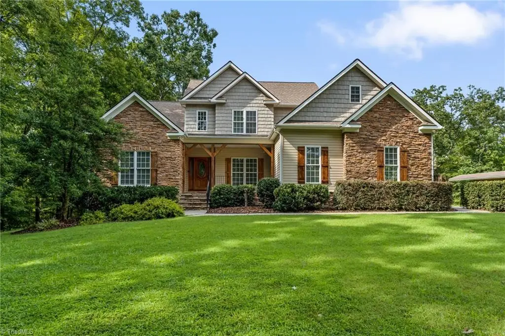 3321 Lower Lake Road, Thomasville, NC 27360 - #1