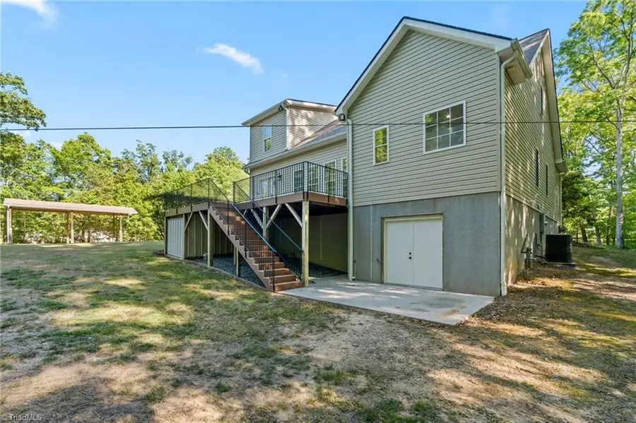 3321 Lower Lake Road, Thomasville, NC 27360 - #3