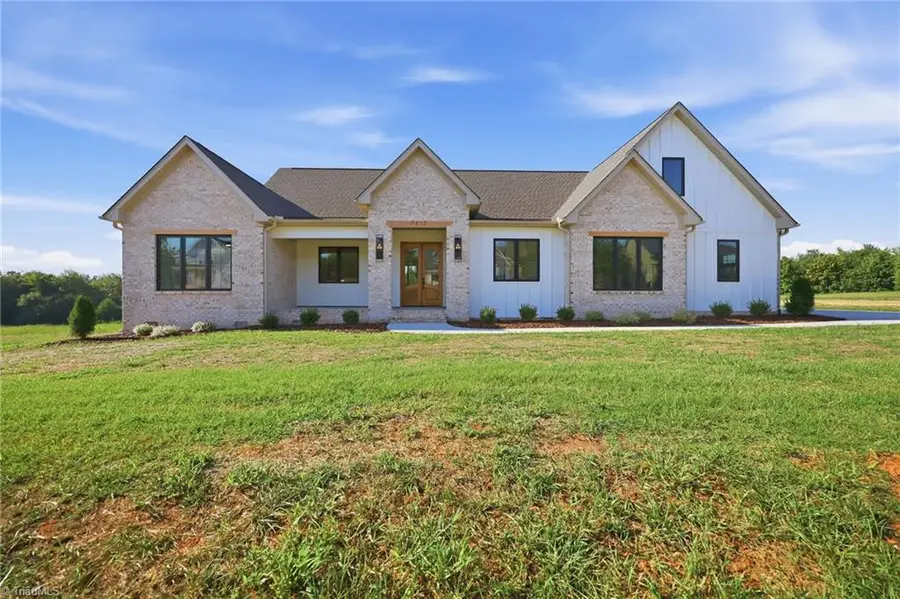 7417 Kingsley Place, Stokesdale, NC 27357 - #2