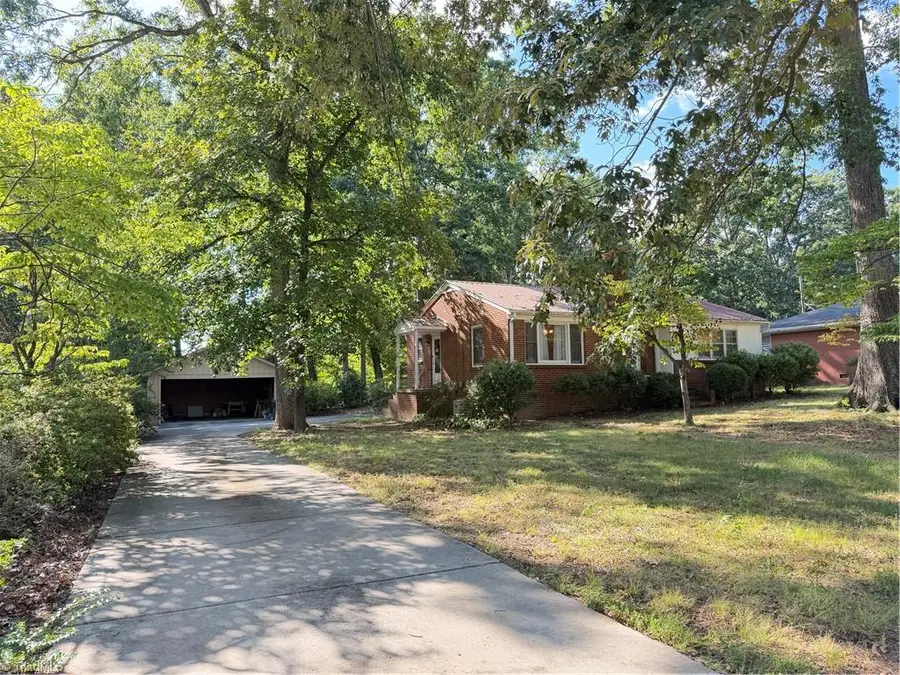 16 Vivian Street, Thomasville, NC 27360 - #3