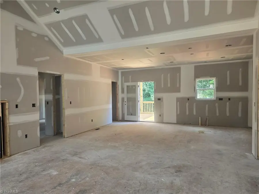 2850 Leonard Road, Lexington, NC 27295 - #2