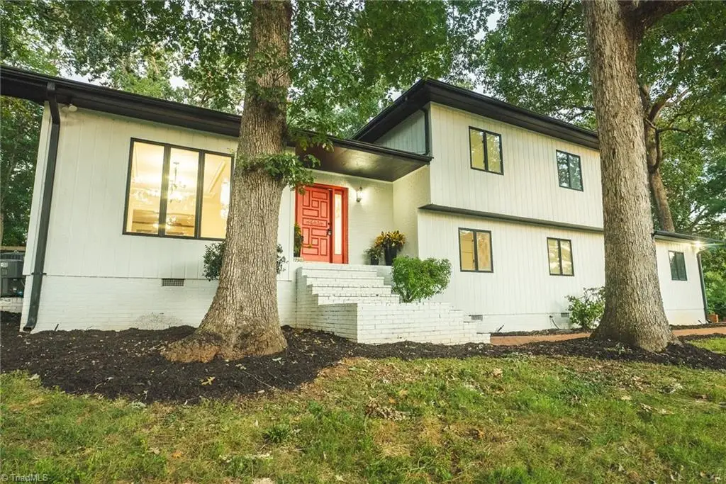 3750 11th Street Ne, Hickory, NC 28601 - #1
