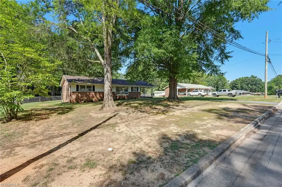 801 Grand Oaks Drive, Eden, NC 27288 - #3