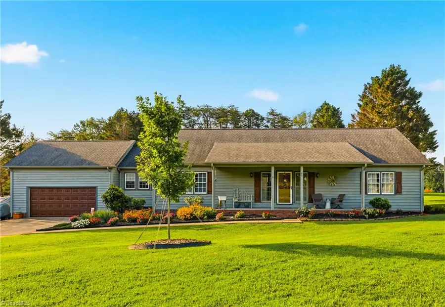 40 Candlewick Cove Drive, Taylorsville, NC 28681 - #2