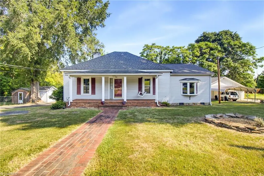 925 Overlook Avenue, Eden, NC 27288 - #1