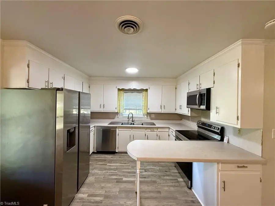 316 Old Hollow Road, Winston Salem, NC 27105 - #2