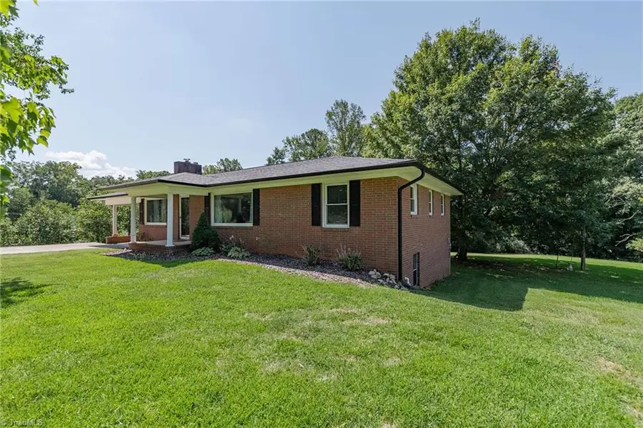 1719 E Center Street Extension, Lexington, NC 27292 - #3