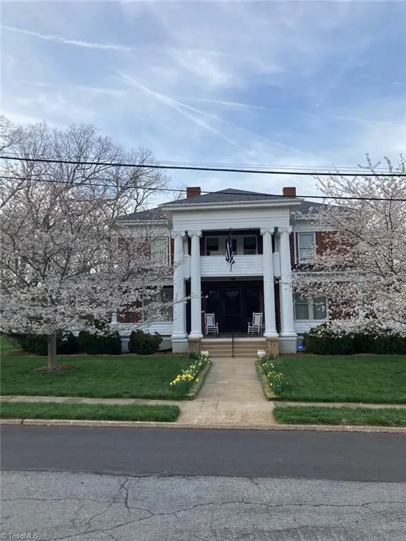 418 W Main Street, Elkin, NC 28621 - #2
