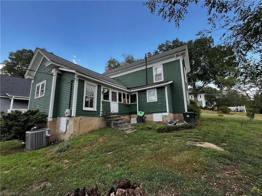 207 Summit Street, Walnut Cove, NC 27052 - #3