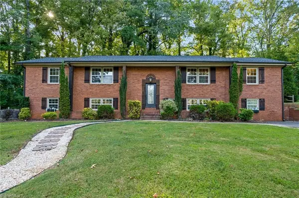 1048 Pine Lake Drive, Winston-Salem, NC 27105