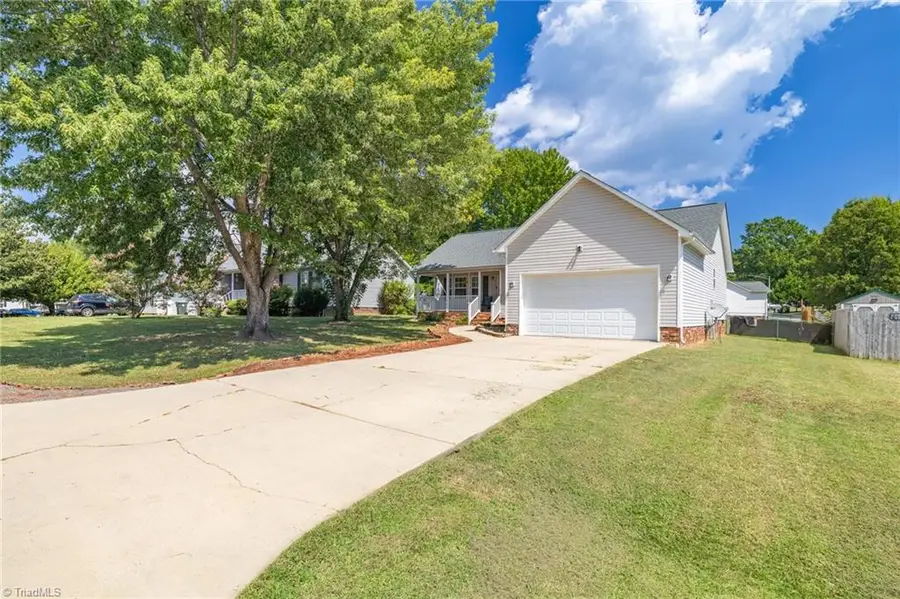 21 Oak Meadow Lane, Thomasville, NC 27360 - #3