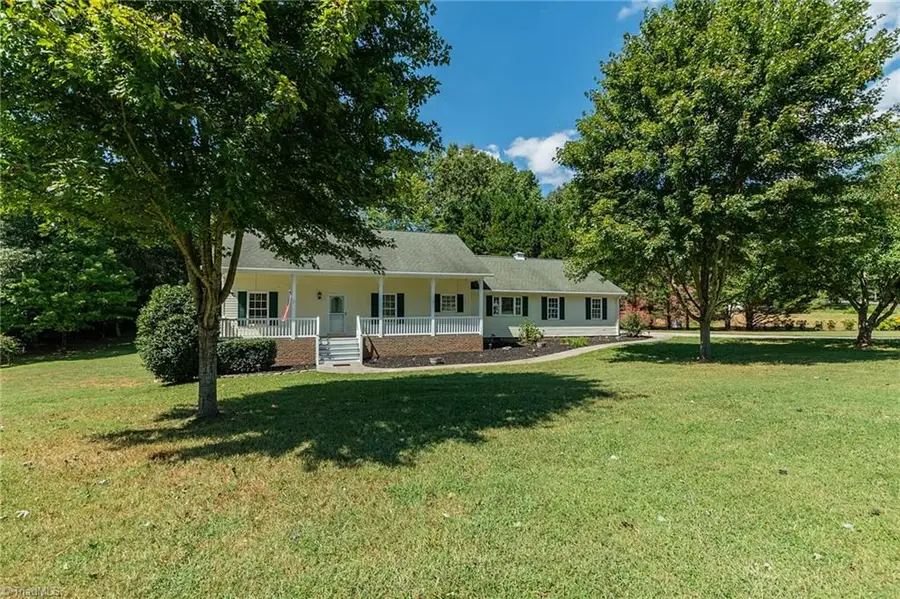 5360 Muirfield Drive, Lexington, NC 27295 - #2
