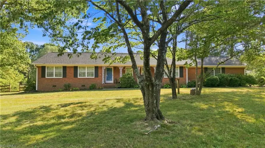 1011 W Mountain Street, Kernersville, NC 27284 - #2