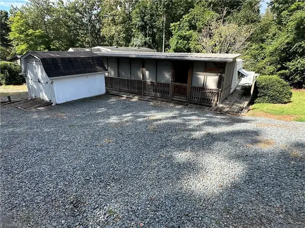 114 Pine Street, New London, NC 28127