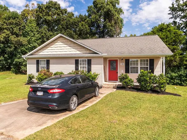 104 Taylors Court, Burlington, NC 27217