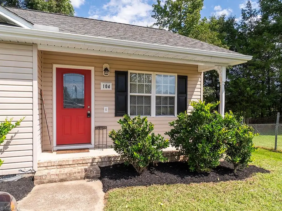 104 Taylors Court, Burlington, NC 27217 - #3