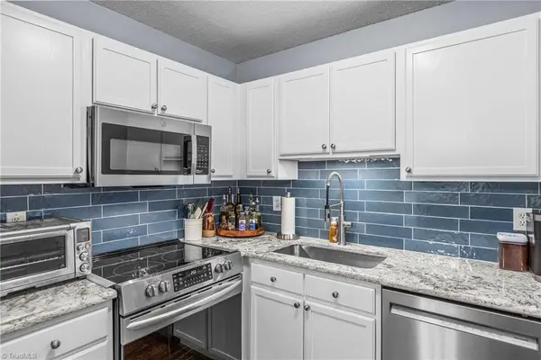 1905 Crest Hollow Drive #102, Winston-Salem, NC 27127