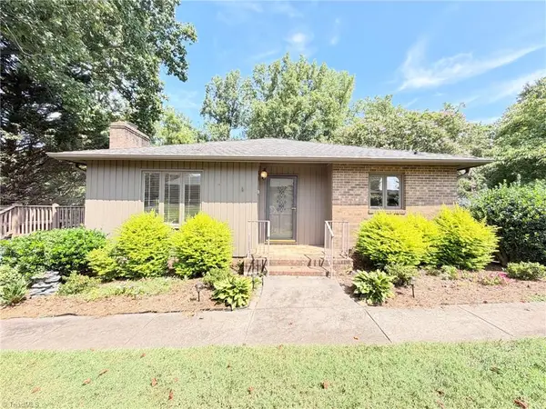 200 Ridgelea Court, Winston-Salem, NC 27104