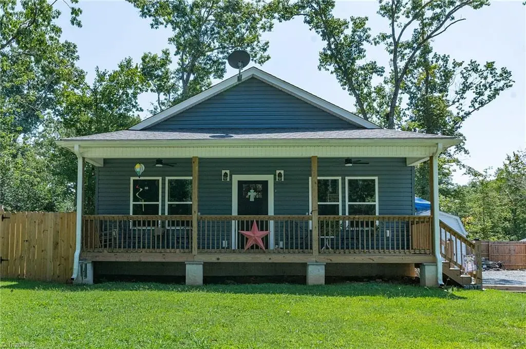 196 8th Avenue, New London, NC 28127 - #1