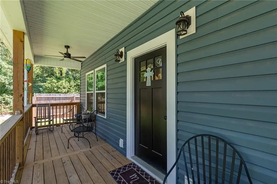 196 8th Avenue, New London, NC 28127 - #3
