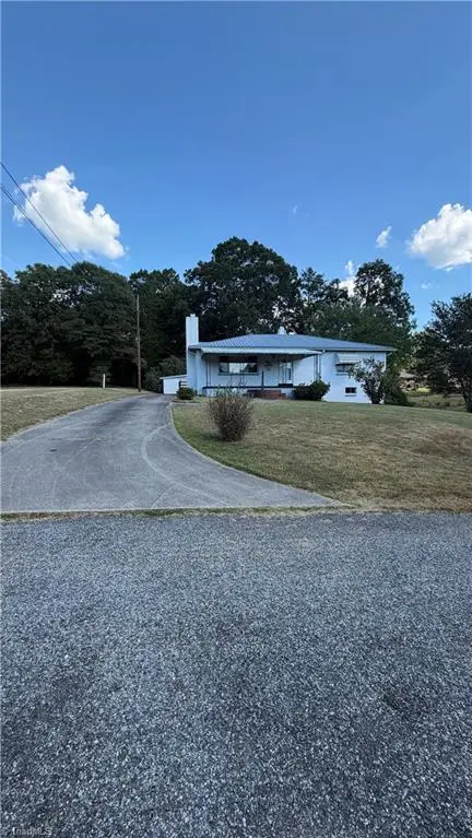 101 Bethlehem Avenue, Thomasville, NC 27360 - #1