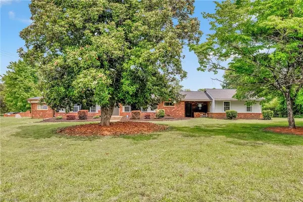 7549 Sunnyvale Drive, High Point, NC 27265