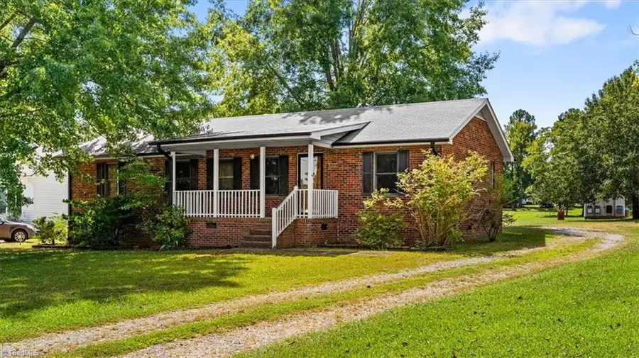 522 Raleigh Avenue, Liberty, NC 27298 - #2