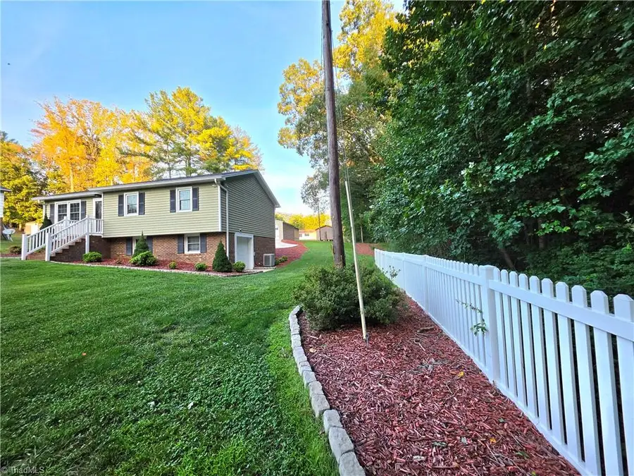 127 Miller Street, Mount Airy, NC 27030 - #3