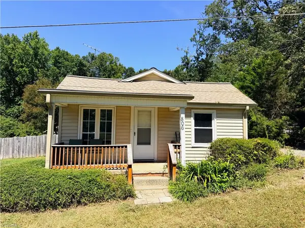 806 Halsbrook Road, Greensboro, NC 27406