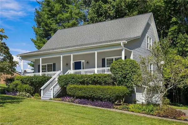 2370 Oakton Drive, Clemmons, NC 27012