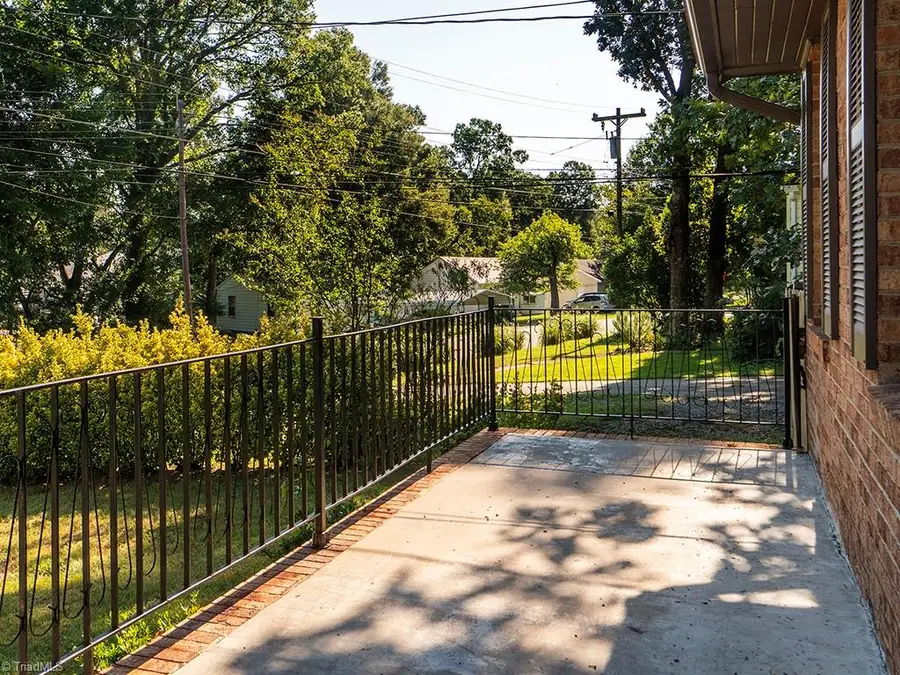 933 Graham Street, Burlington, NC 27217 - #3