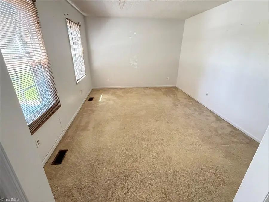 3017 Wendover Avenue, Greensboro, NC 27405 - #2