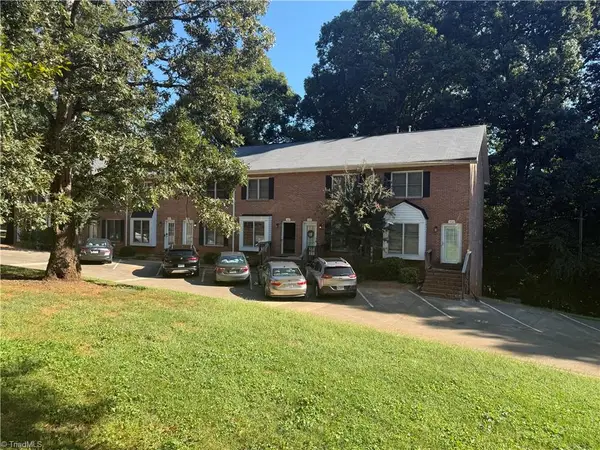 1437 King Charles Drive, Clemmons, NC 27012
