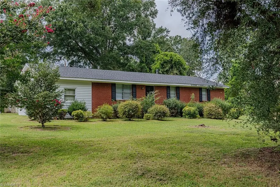 469 Lakeview Drive, Burlington, NC 27215 - #2