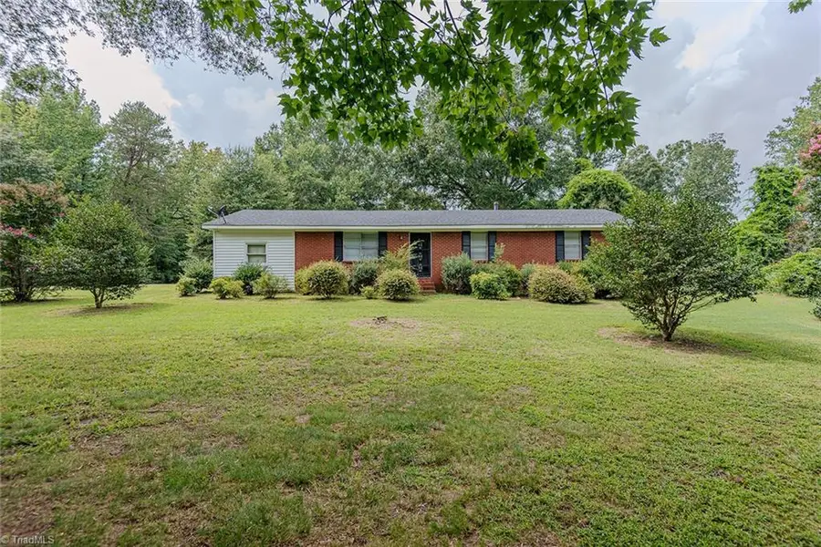 469 Lakeview Drive, Burlington, NC 27215 - #3