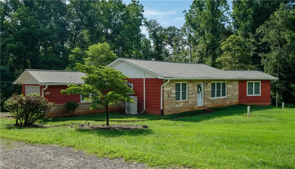 629 Oakland Drive, Elkin, NC 28621 - #1