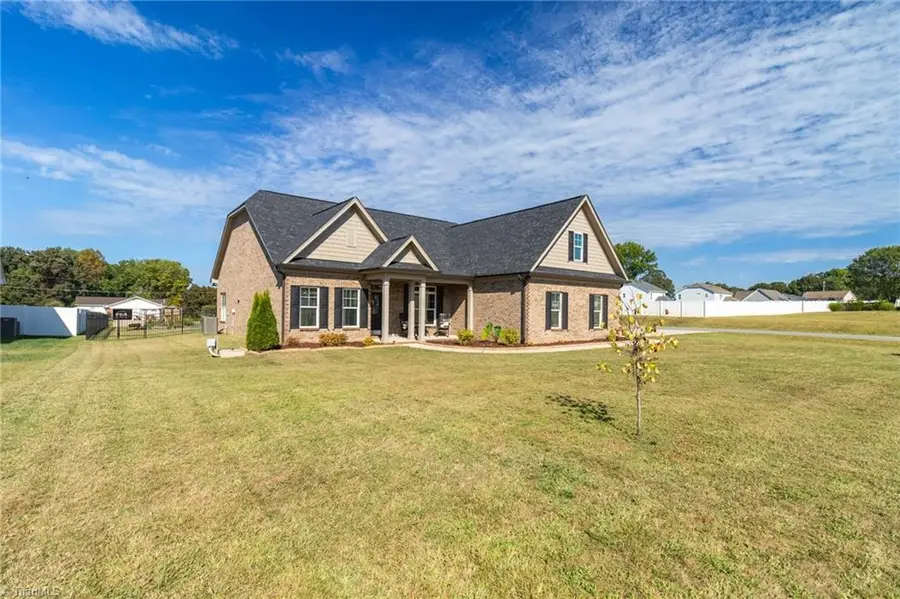 252 Rosewood Drive, Midway, NC 27127 - #2