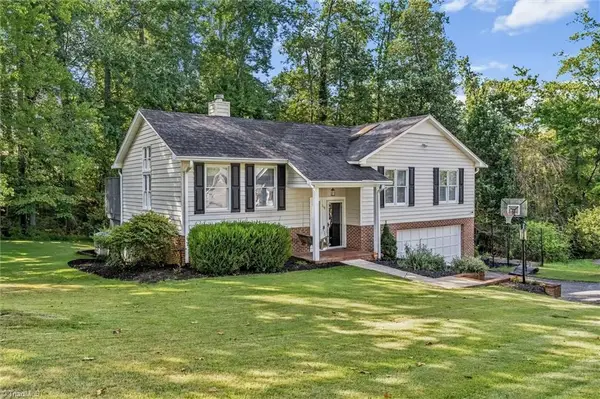 714 Old Barn Circle, Pilot Mountain, NC 27041