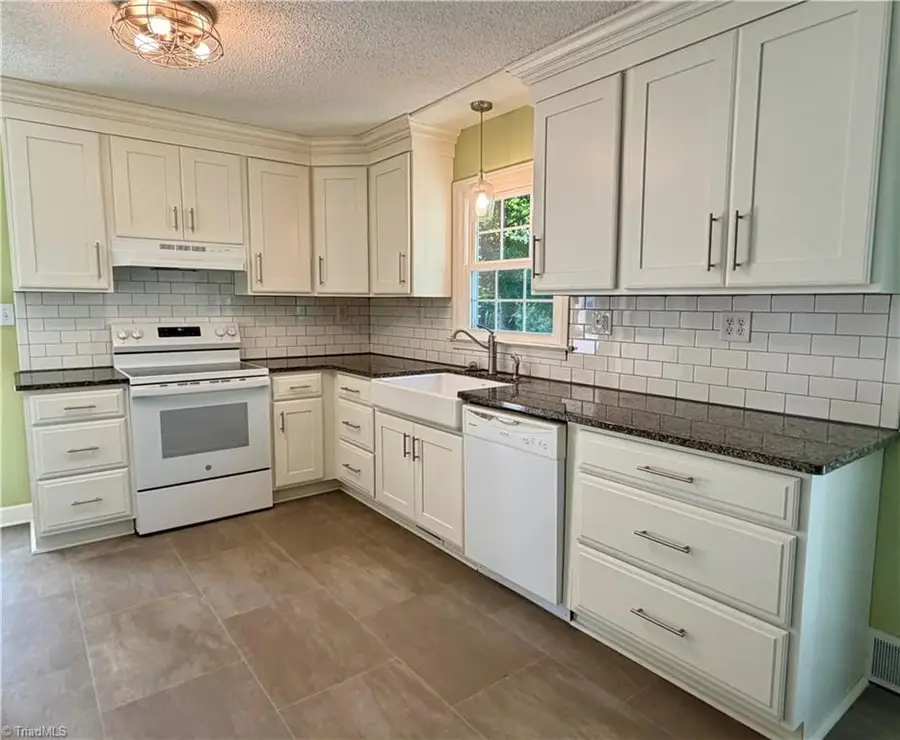 802 Woodland Boulevard, Wilkesboro, NC 28697 - #3
