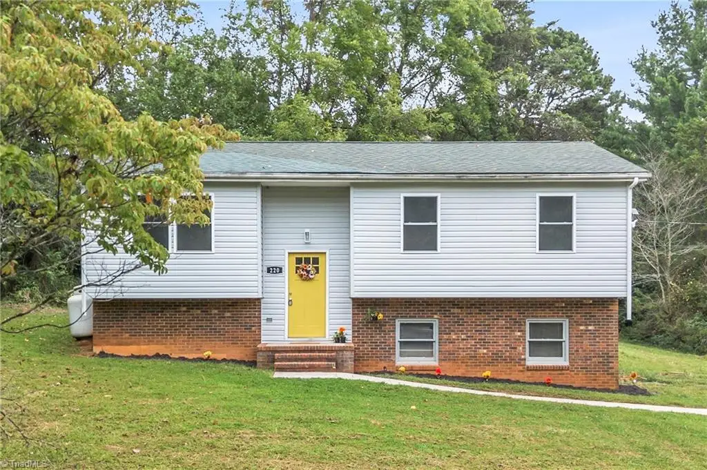 220 Glen Terrace, Mount Airy, NC 27030 - #1