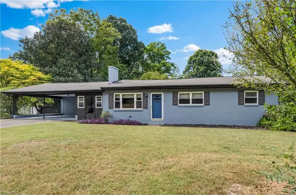 2816 Vanhoy Road, Yadkinville, NC 27055