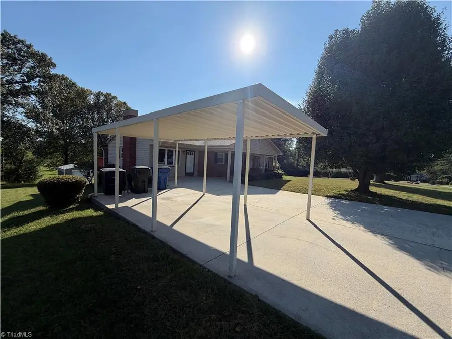 1516 W Fairfield Drive, Mount Airy, NC 27030 - #2