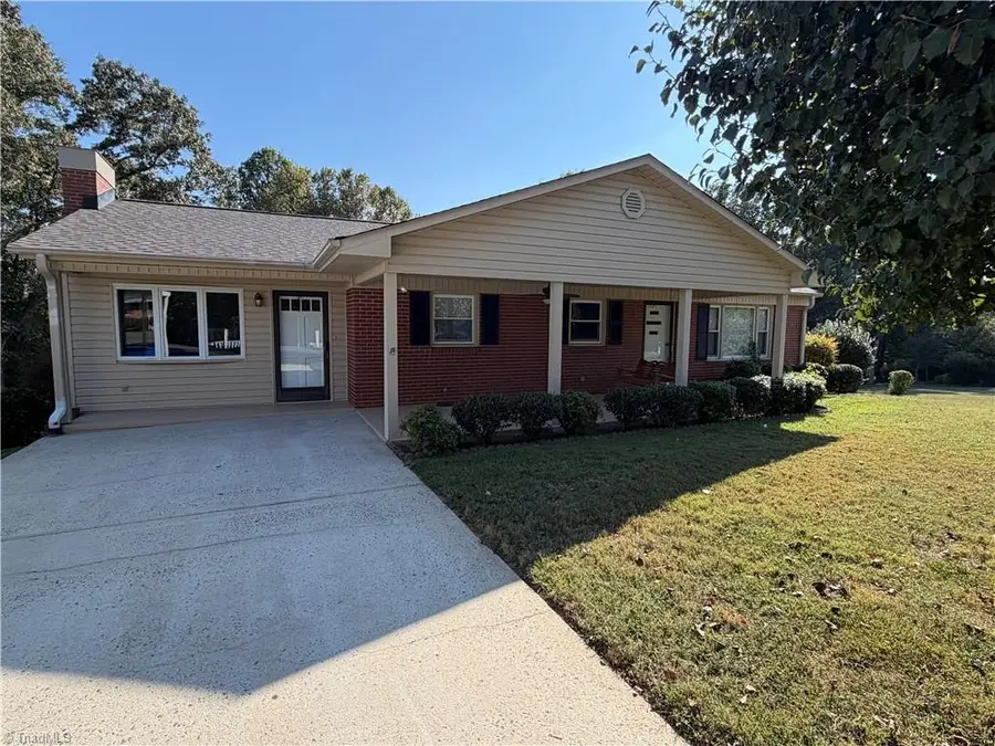 1516 W Fairfield Drive, Mount Airy, NC 27030 - #3