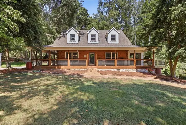 2233 Vienna Dozier Road, Pfafftown, NC 27040