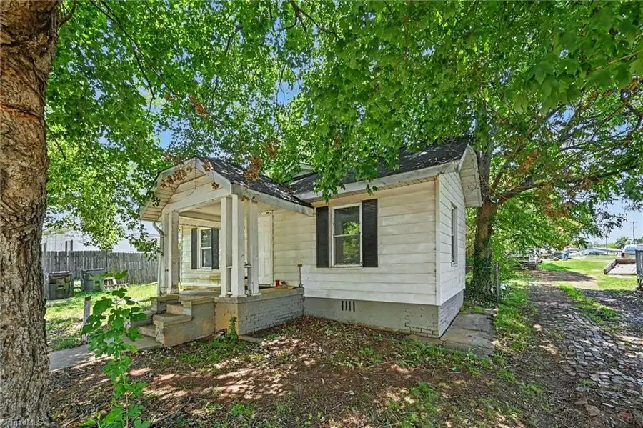 506 S Flanner Street, Burlington, NC 27215 - #2