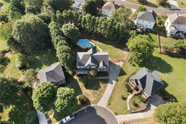 121 Foxmoor Court, Advance, NC 27006