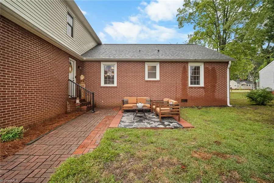218 Center Street, Kernersville, NC 27284 - #3