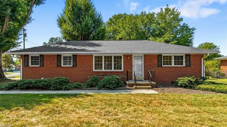 212 W Gilbreath Street, Graham, NC 27253 - #2