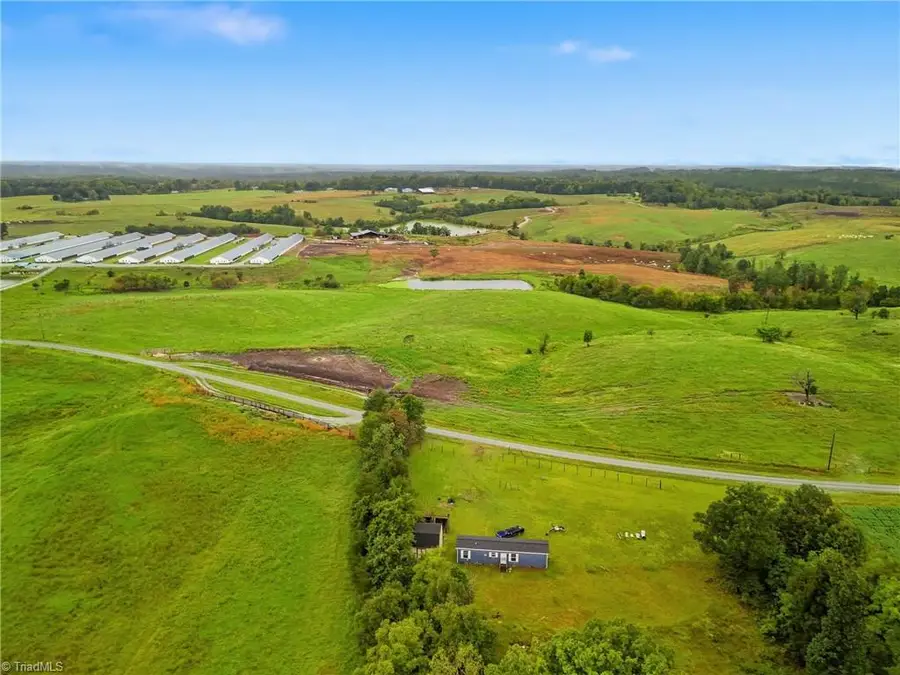 692 Topnot Road, Yanceyville, NC 27379 - #2